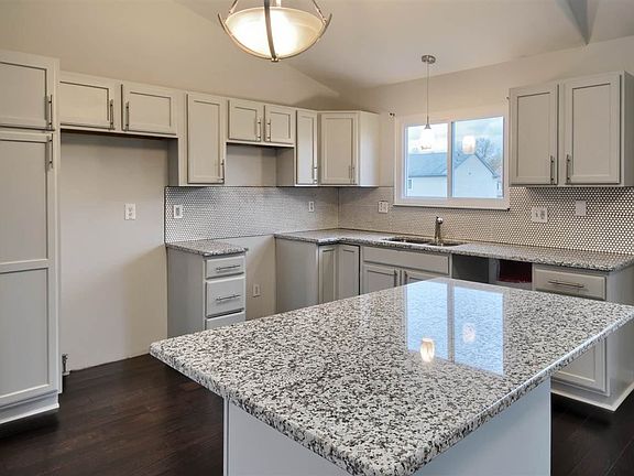 5th image of 7136 Belle Pointe Dr #66
