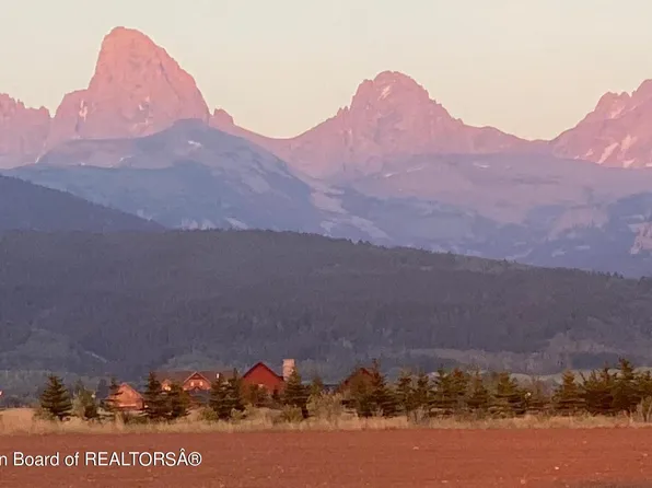 4635 Roxanne St, Victor, ID 83452