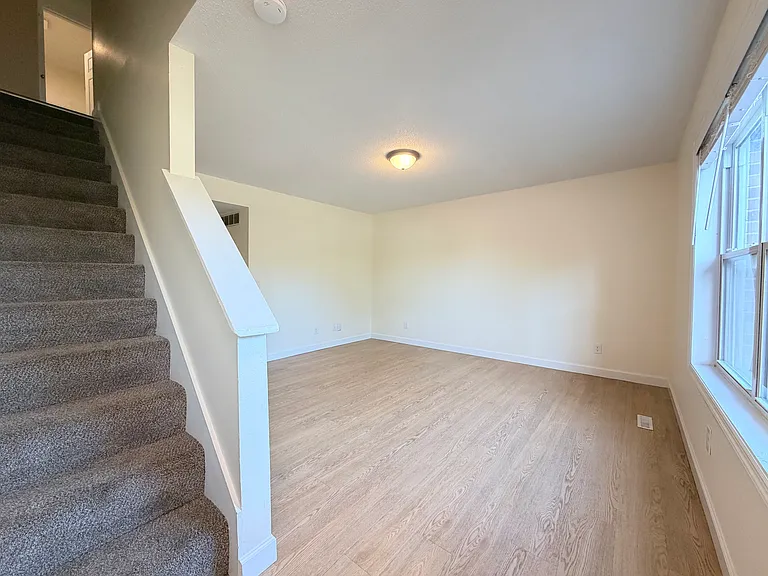821 W Wood St #B — Photo 2