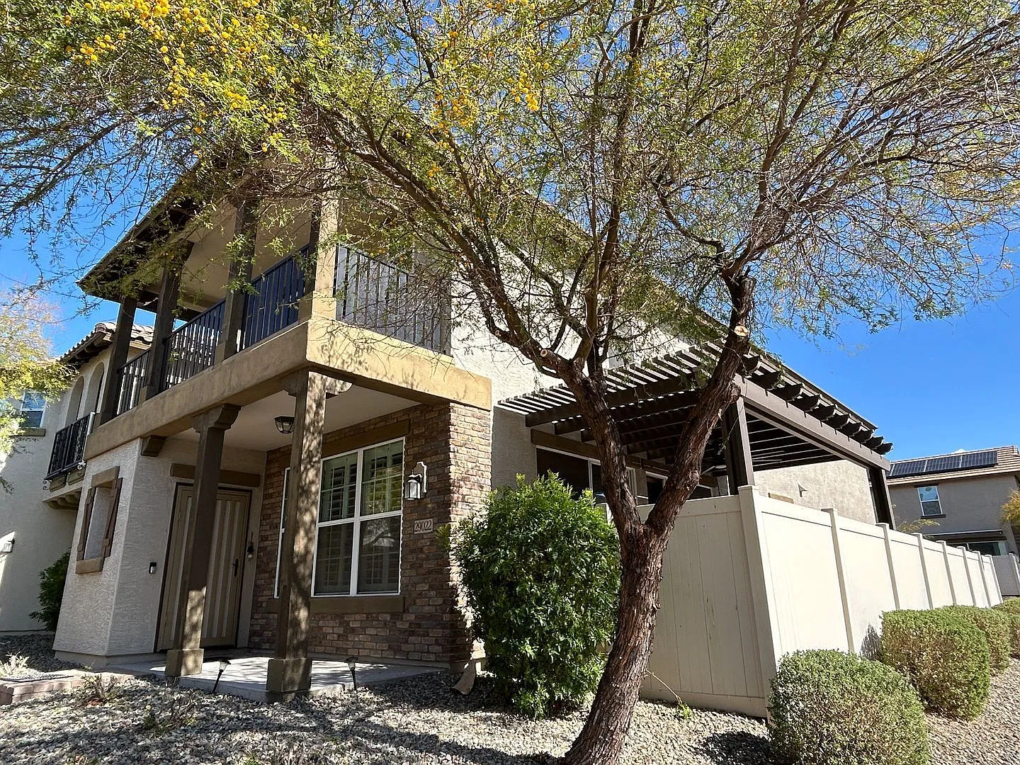 4 bed, 3.5 bath, 1997 sqft, $2,400 — Photo 2