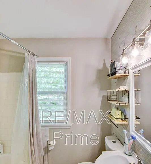 2 Clover St — Photo 15