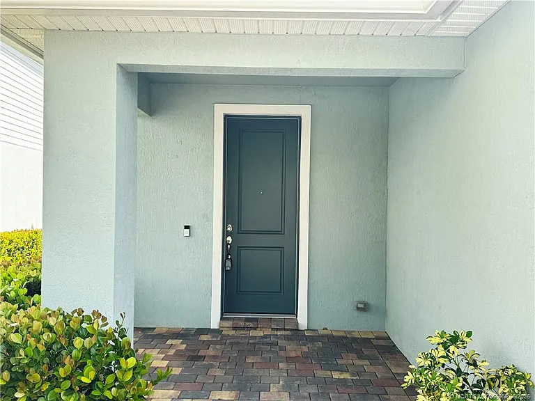 10214 SW Captiva Dr — Photo 2