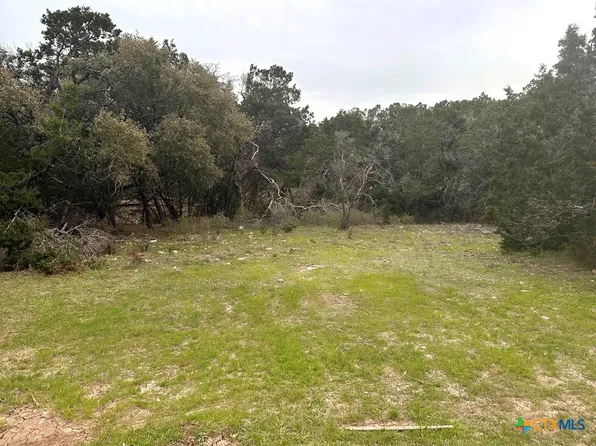 1145 Whispering Hills Dr, Canyon Lake, TX 78133