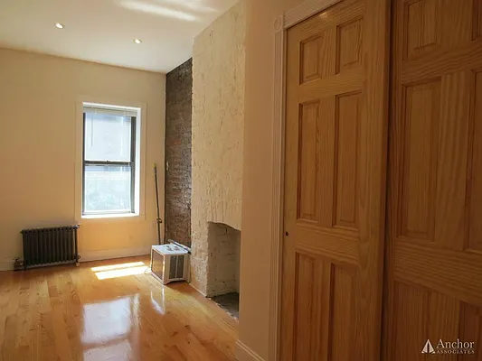 Rented by Anchor Associates | media 26