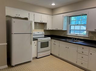 4317 S Canterbury Pl, Independence, MO 64055