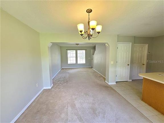 5th image of 142 Woodknoll Pl