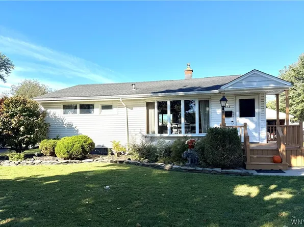 318 Glenhurst Rd, Tonawanda, NY 14150