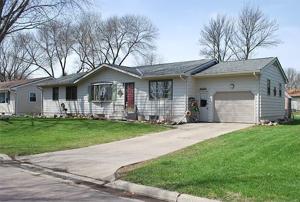1st image of 2440 Stella St