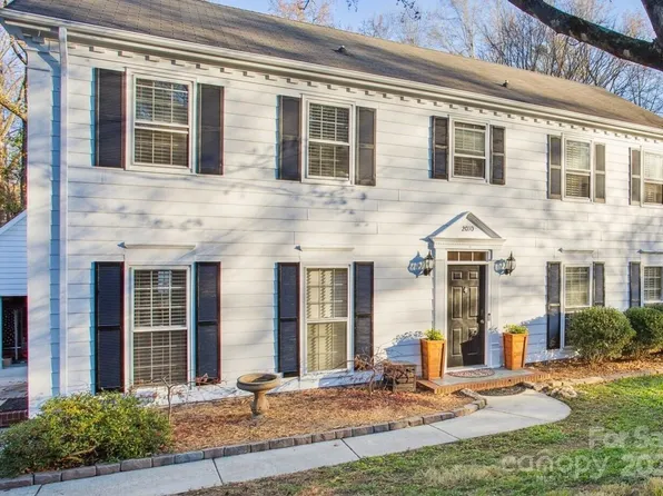 2010 Dembrigh Ln, Charlotte, NC 28262