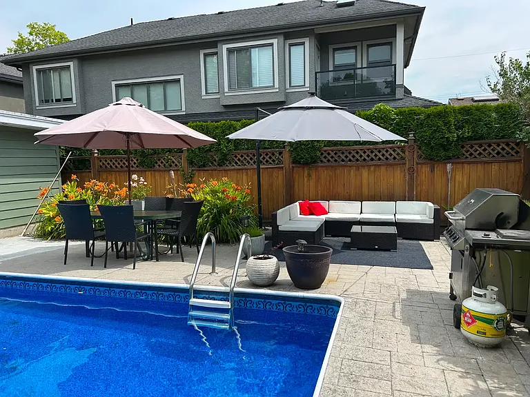 9211 Chapmond Cres #686 — Photo 3