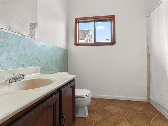 5th image of 645-647 Avenue C