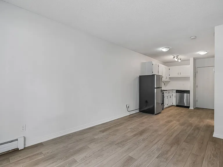 725 12th Ave SW — Photo 17