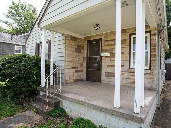 3rd image of 360 Fairlawn Ave