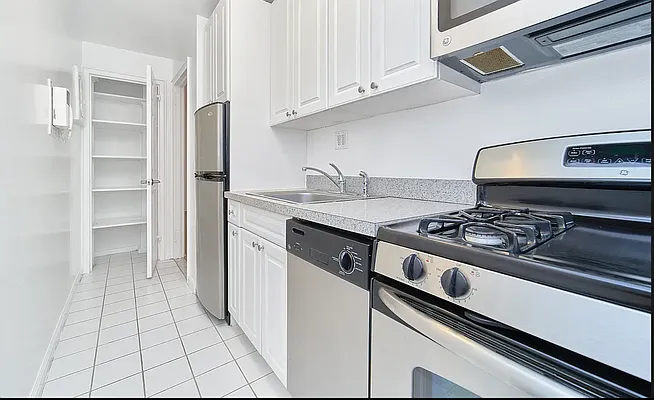 Rented by Living New York | media 12