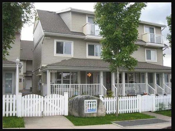 5525 Halley Ave #3, Burnaby, BC V5H 2R1