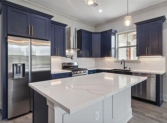 5th image of 2312 Mardi Gras Blvd