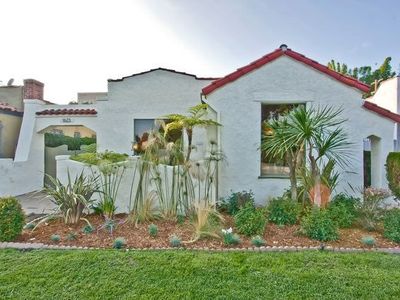 1623 Carmona Ave, Los Angeles, CA, 90019