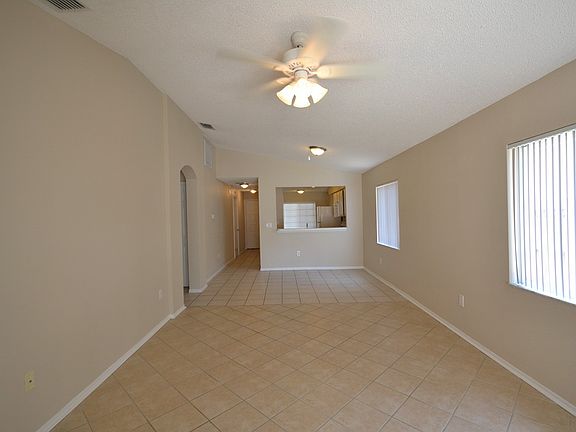 3rd image of 848 Burlwood St