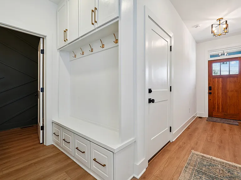 1301B Katie Ave — Photo 6