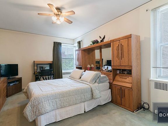 3rd image of 7215 37th Ave APT 4A