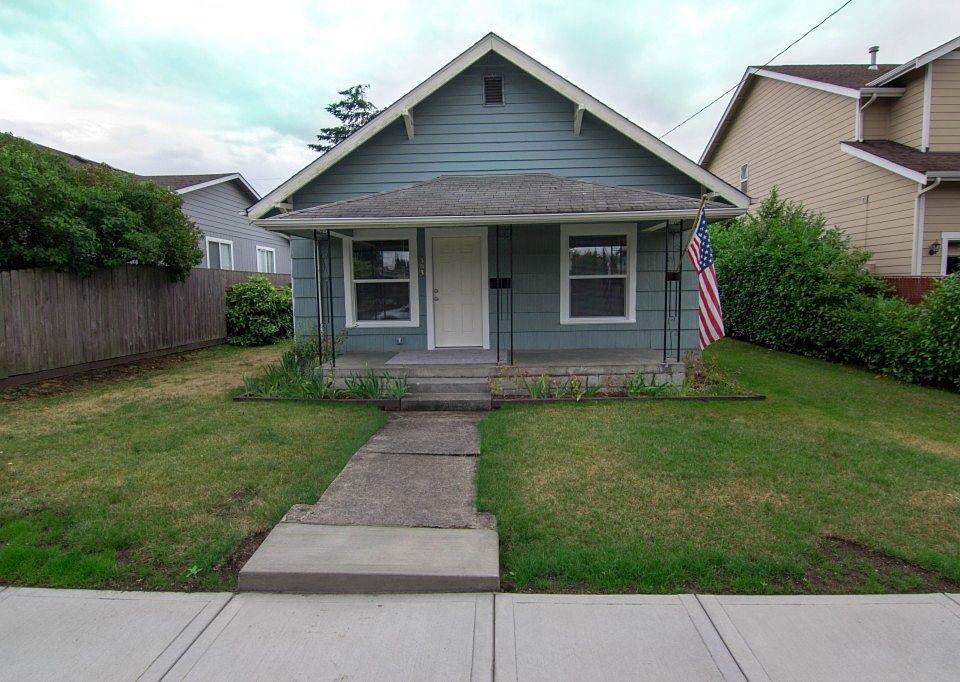 1st image of 303 G St SE
