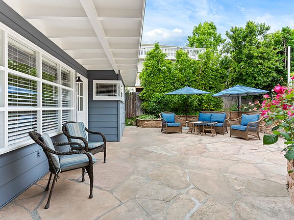 4th image of 479B Cypress Dr #B