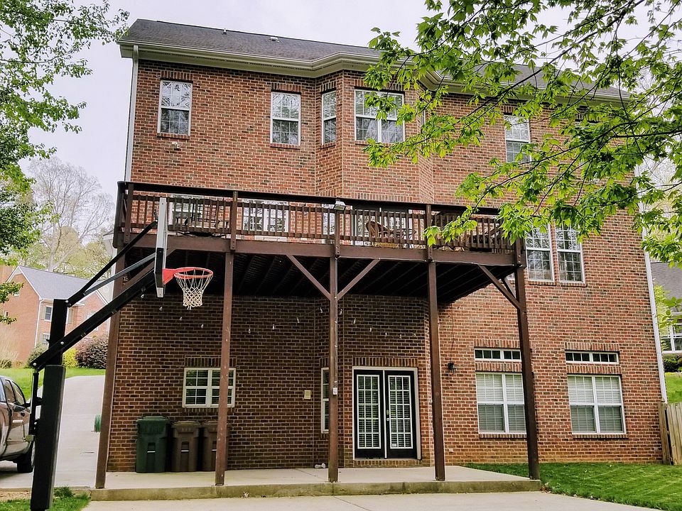 2nd image of 105 Greenway Overlook