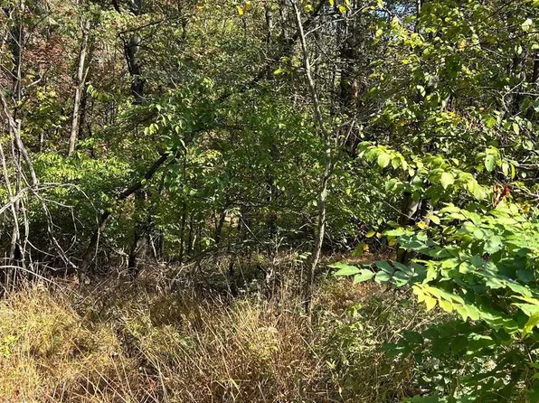 906 Wynonah Dr, Auburn, PA 17922