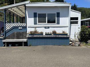 174 Riggs Hill Ln, Winchester Bay, OR 97467