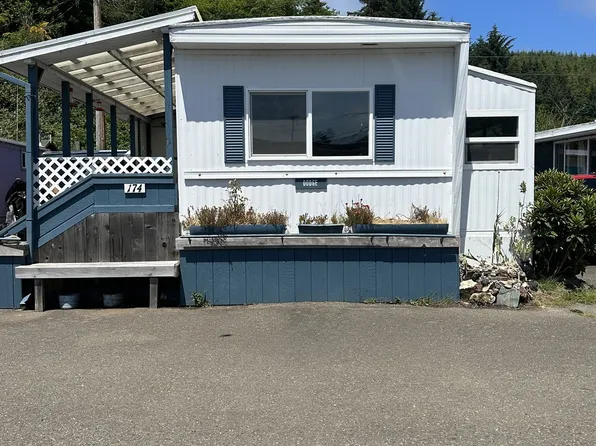 174 Riggs Hill Ln, Winchester Bay, OR 97467