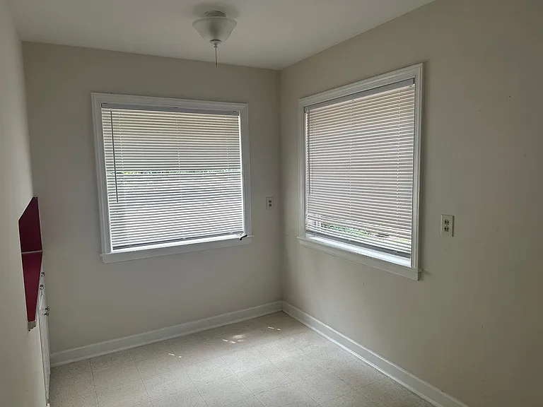 1115 Woodburn Rd — Photo 17
