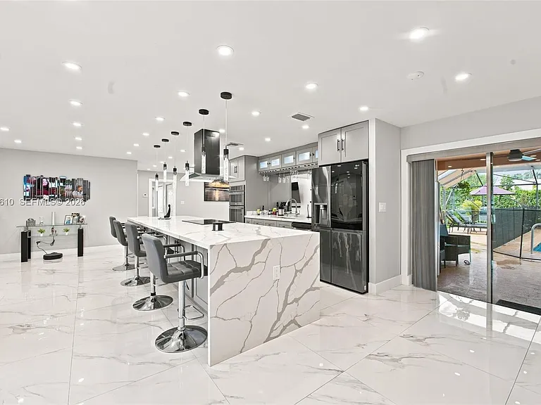 821 Ramblewood Dr — Photo 15