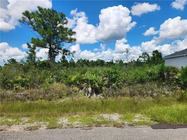 3012 42nd St W, Lehigh Acres, FL 33971