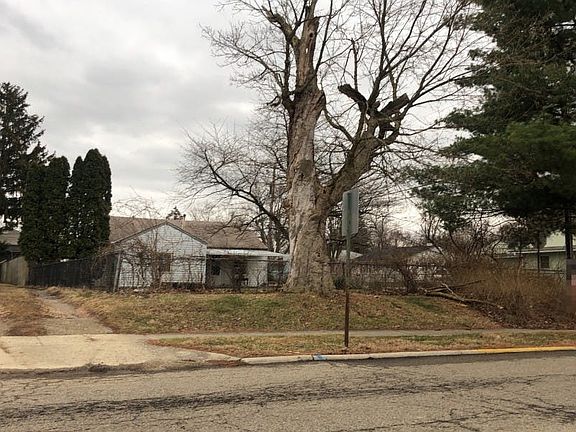 3rd image of 290 Collingwood Ave