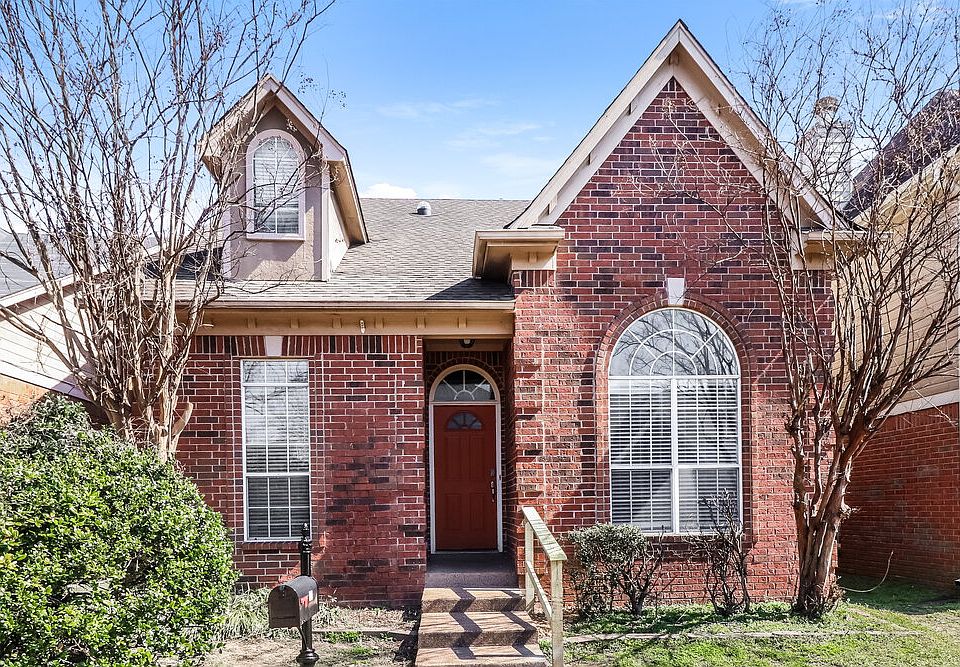 1st image of 622 Ashley Glen Cir W