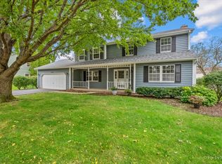647 Oakhurst Dr, Naperville, IL 60540