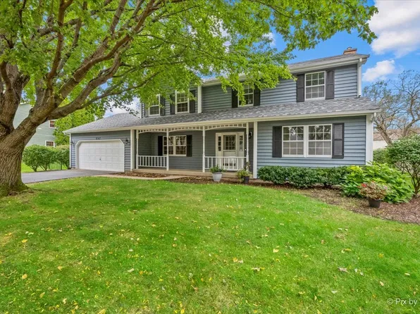 647 Oakhurst Dr, Naperville, IL 60540