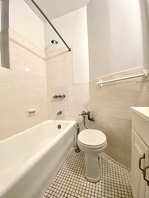 Rented by Oxford Property Group | media 8