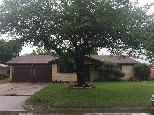 1st image of 229 Collins Dr