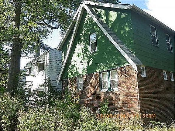 5th image of 19262 Hawthorne St