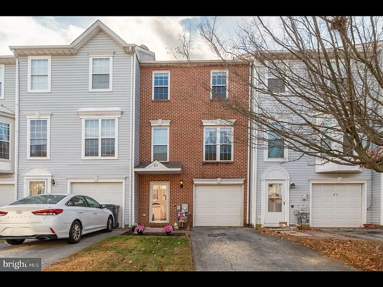 61 Buttonbush Ct #61 — Photo 1