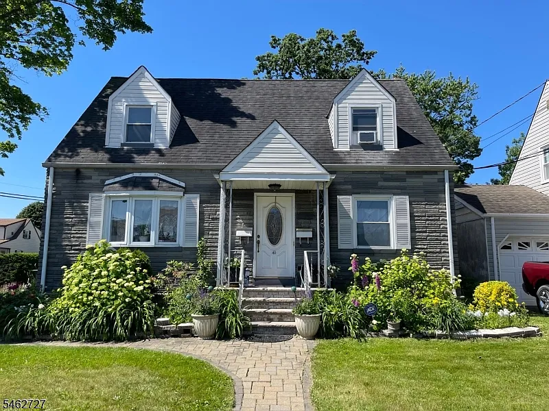 1 bed, 1.0 bath, $1,800 — Photo 1