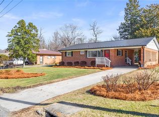 901 Ball Park Rd, Thomasville, NC 27360