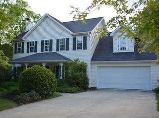 3810 Hunt Chase Dr, Greensboro, NC 27407