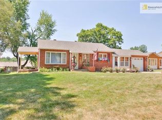 307 E Bellevista Dr, Independence, MO 64055