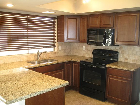 2nd image of 1120 W Runion Dr
