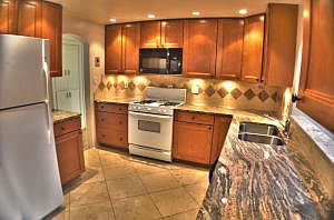 5th image of 2909 Palomas Dr NE