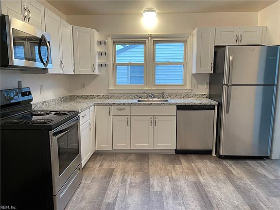 3rd image of 113 Aspenwood Dr