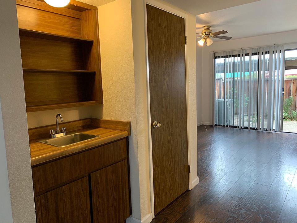 1st image of 53 Madrid Ln