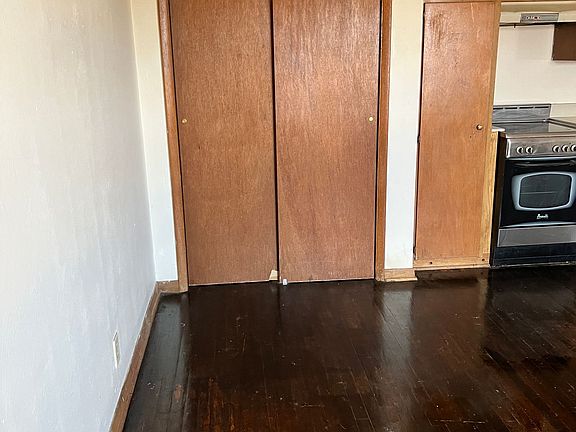 2nd image of 307 30th Street Dr SE APT 1